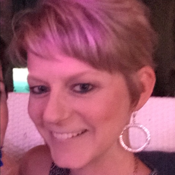 Meet your Posher, Krista - Picture 1 of 1